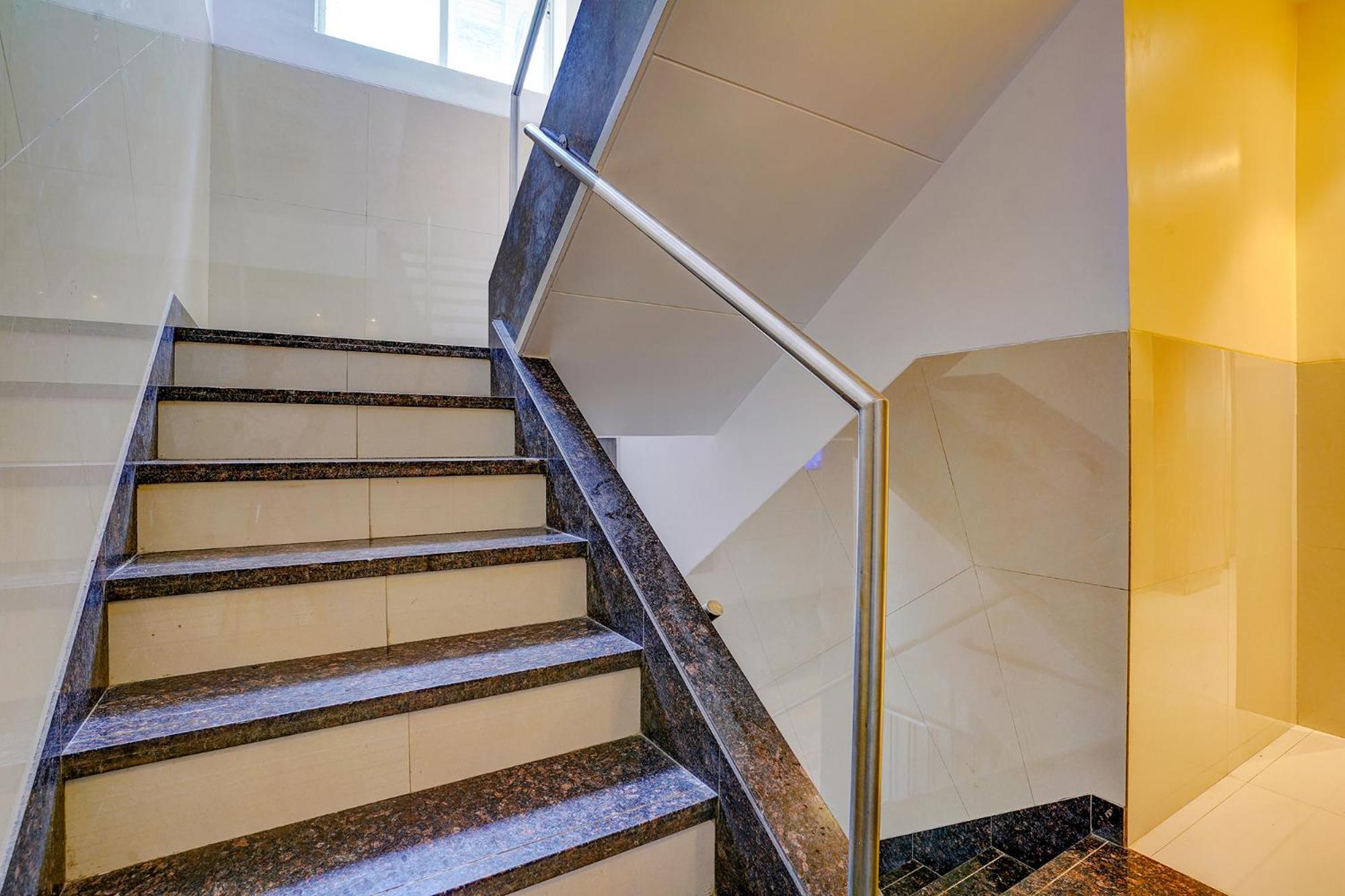 Fabhotel Starwood Residency - Behind Bmw Car Showroom Navi Mumbai Exterior photo