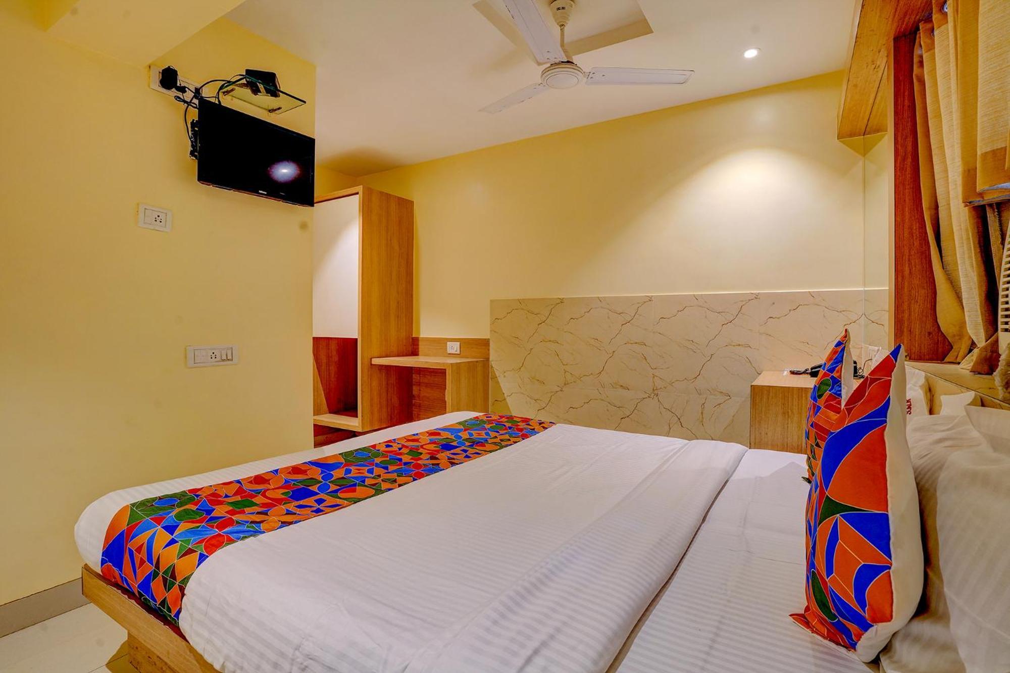 Fabhotel Starwood Residency - Behind Bmw Car Showroom Navi Mumbai Exterior photo